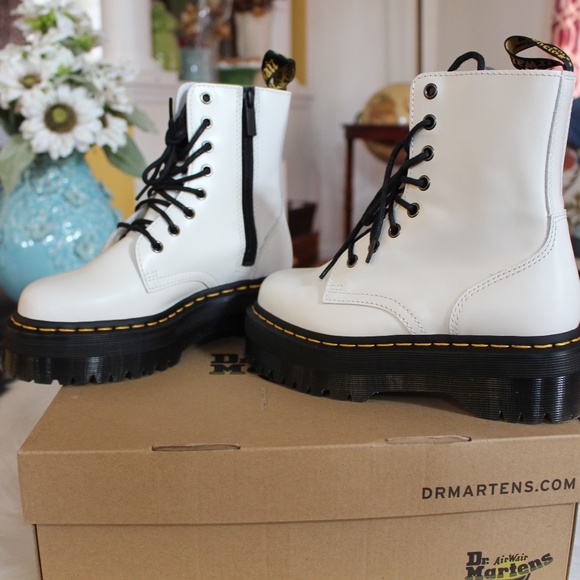 Dr. Martens, Jadon white Polished smooth platform leather boots - Picture 1 of 12